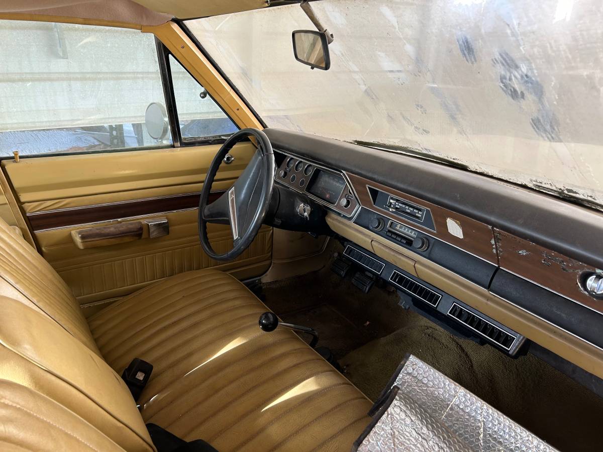 Plymouth-valiant-1975-brown-1