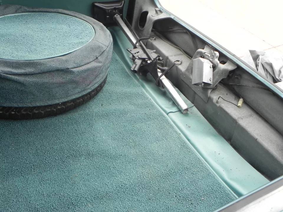 Pontaic-bonneville-1964-blue-11