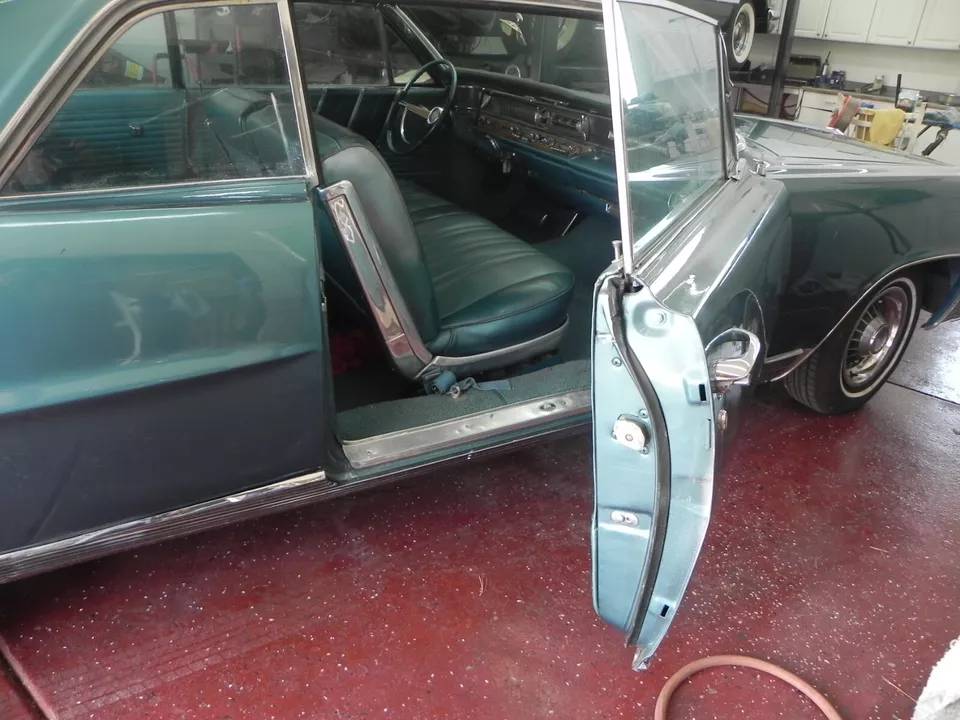 Pontaic-bonneville-1964-blue-3