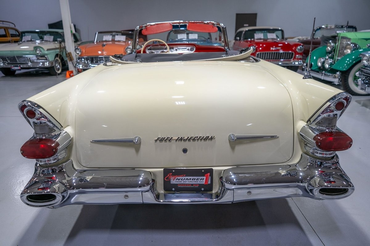 Pontiac-Bonneville-1957-Convertible-25