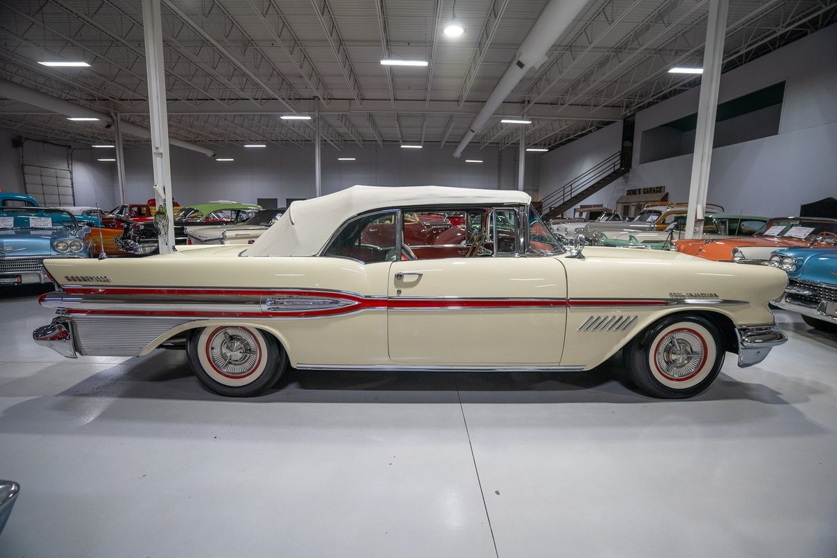 Pontiac-Bonneville-1957-Convertible-31