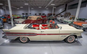 Pontiac-Bonneville-1957-Convertible-7