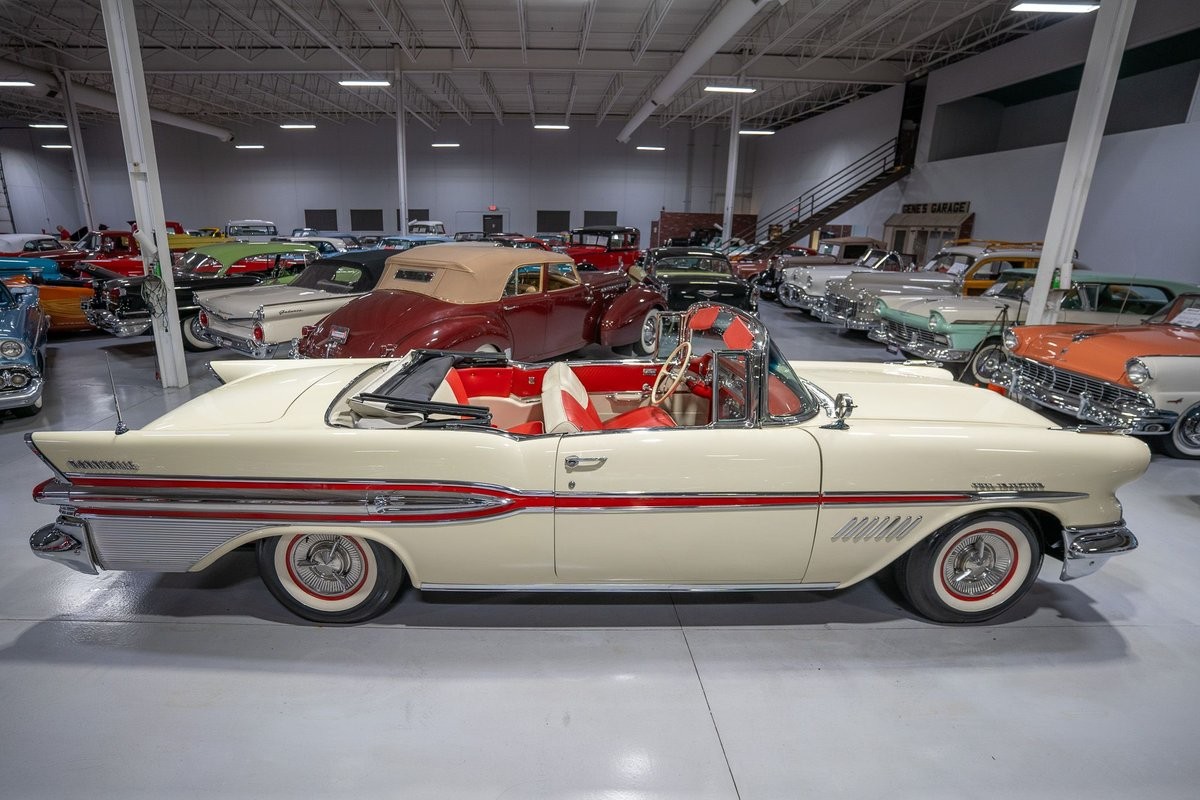 Pontiac-Bonneville-1957-Convertible-7