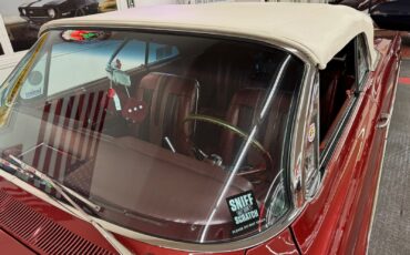 Pontiac-Bonneville-1961-10