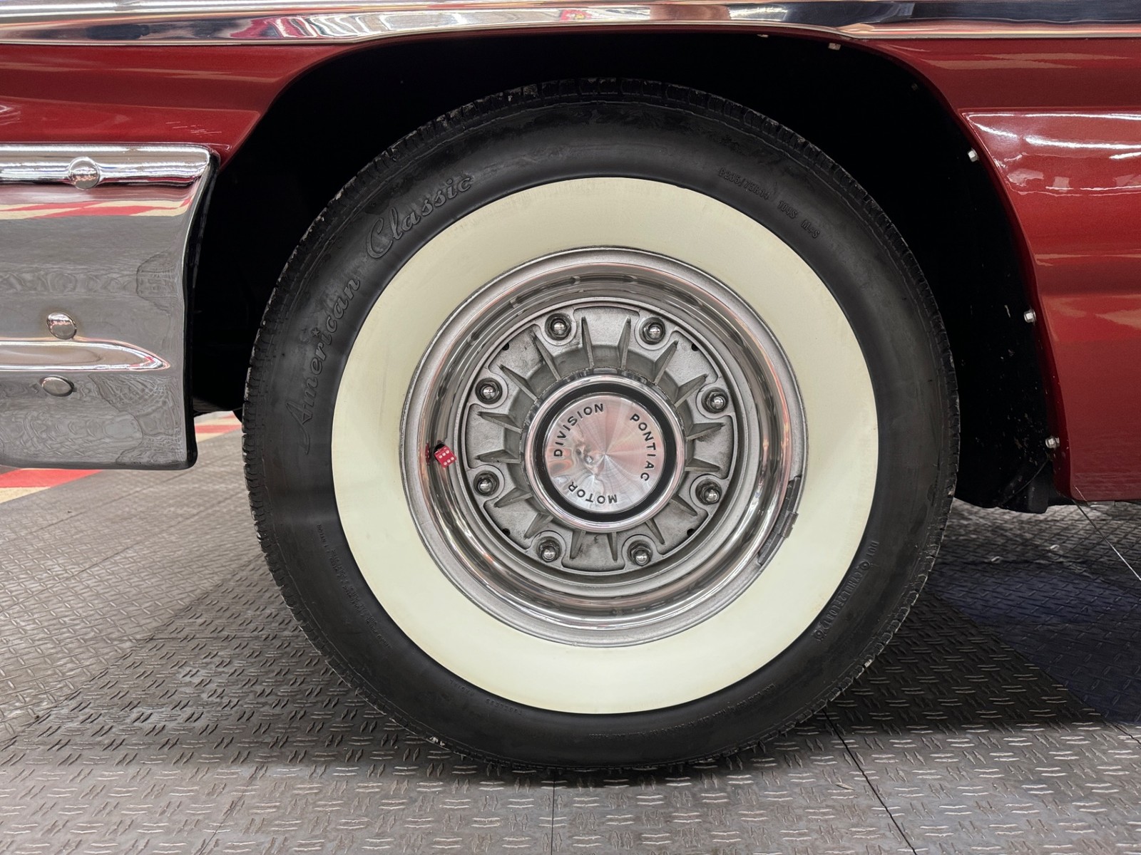 Pontiac-Bonneville-1961-24