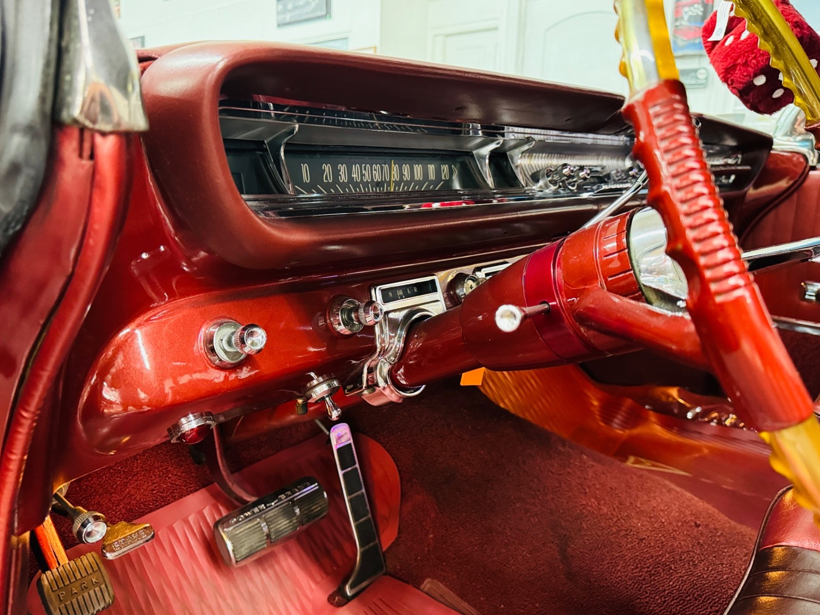 Pontiac-Bonneville-1961-Convertible-38