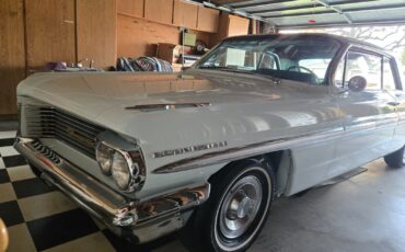 Pontiac-Bonneville-1962-3