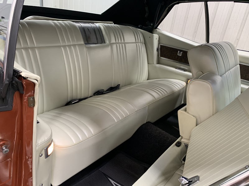 Pontiac-Bonneville-1968-20