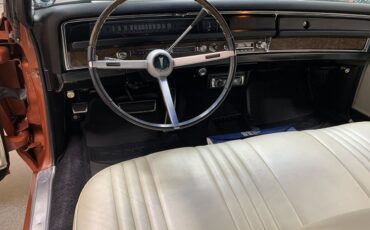 Pontiac-Bonneville-1968-9