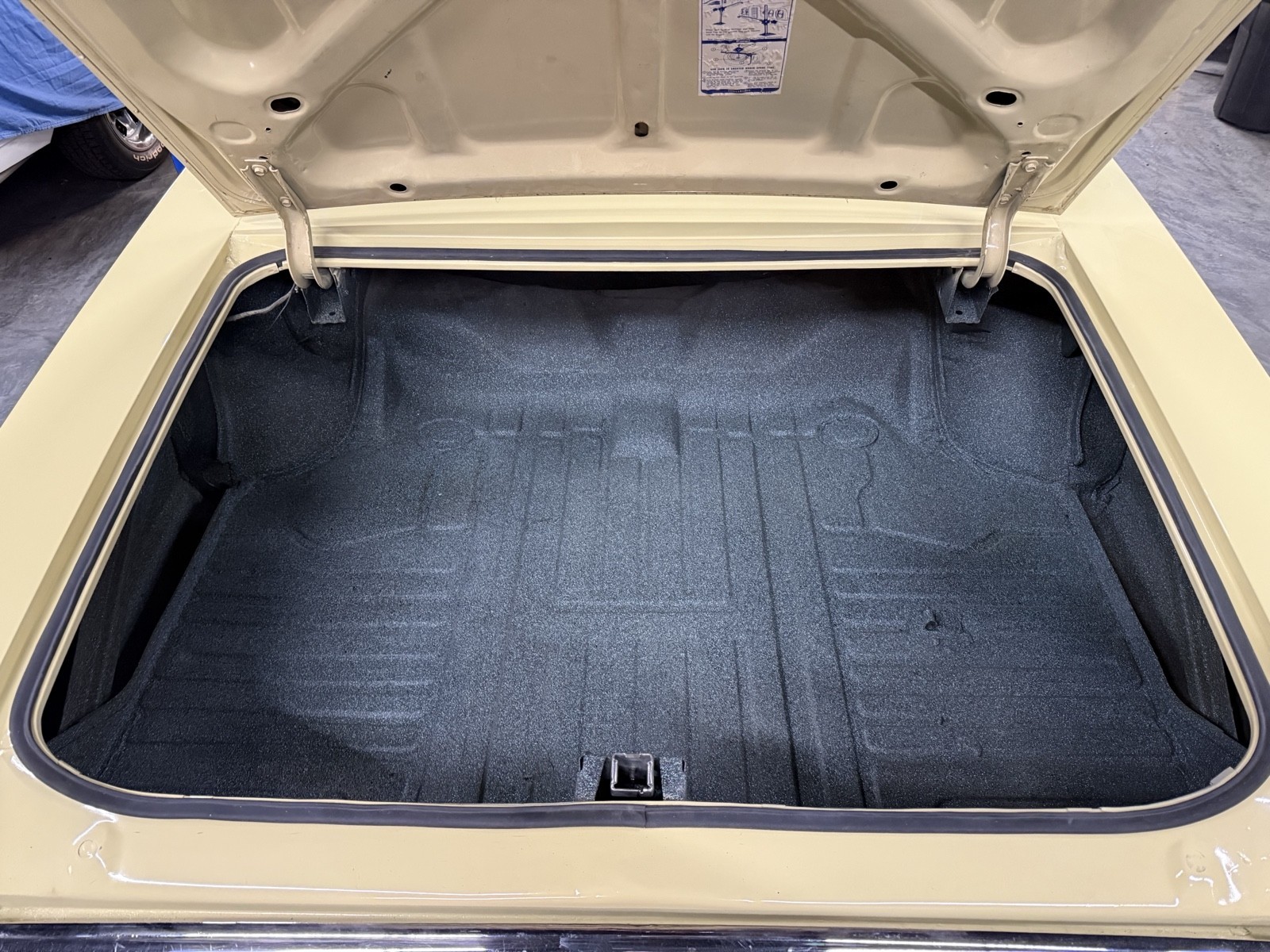 Pontiac-Bonneville-1970-Convertible-1