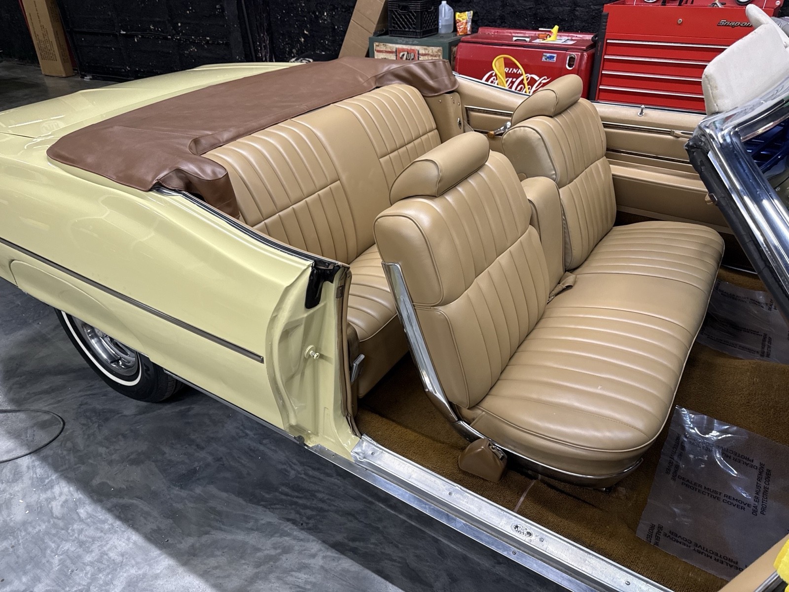 Pontiac-Bonneville-1970-Convertible-27