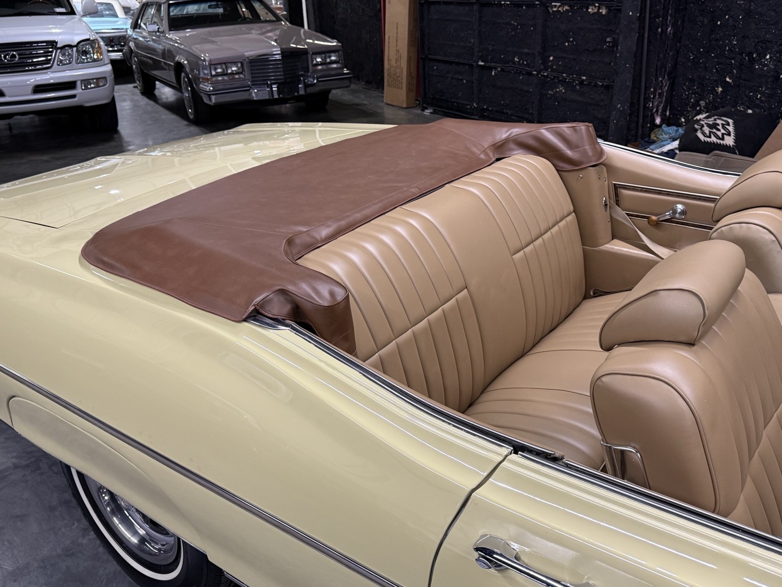 Pontiac-Bonneville-1970-Convertible-28