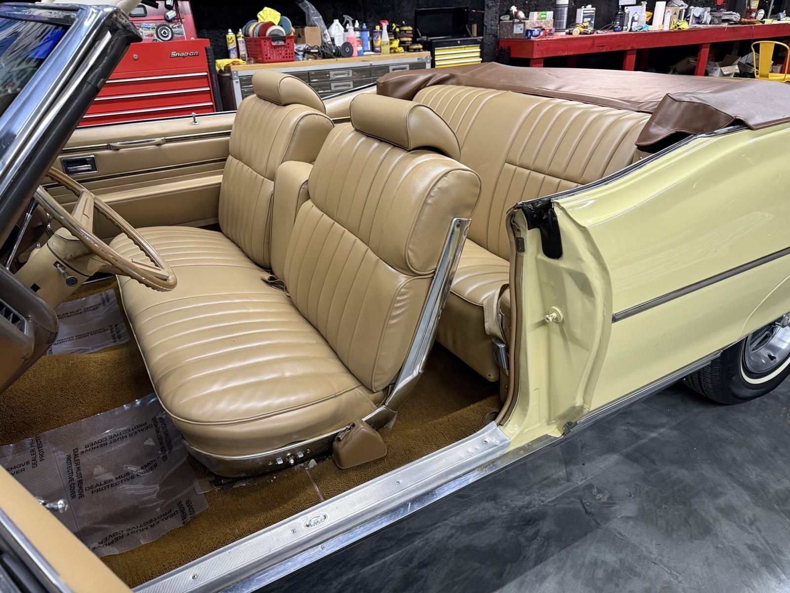 Pontiac-Bonneville-1970-Convertible-29