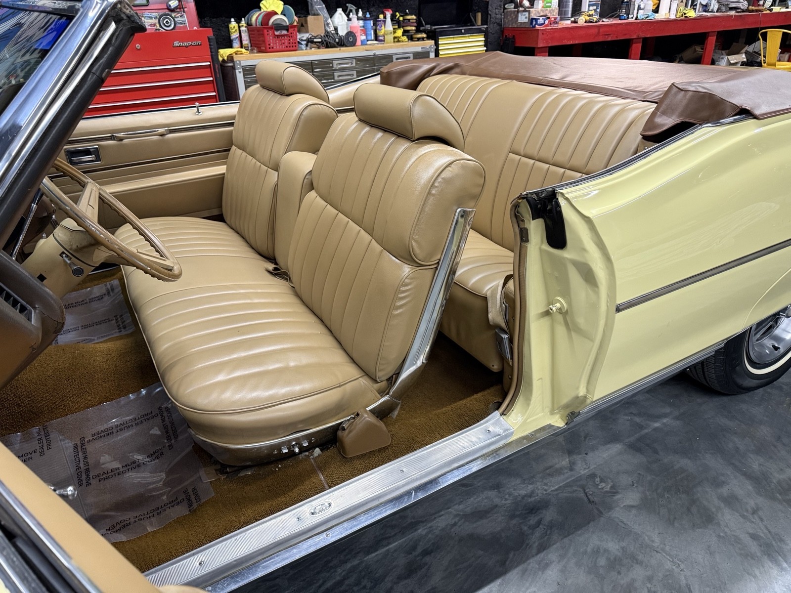 Pontiac-Bonneville-1970-Convertible-30