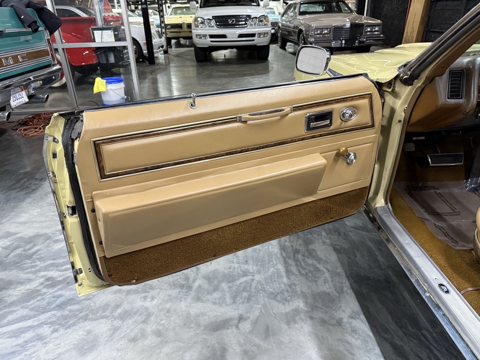 Pontiac-Bonneville-1970-Convertible-32