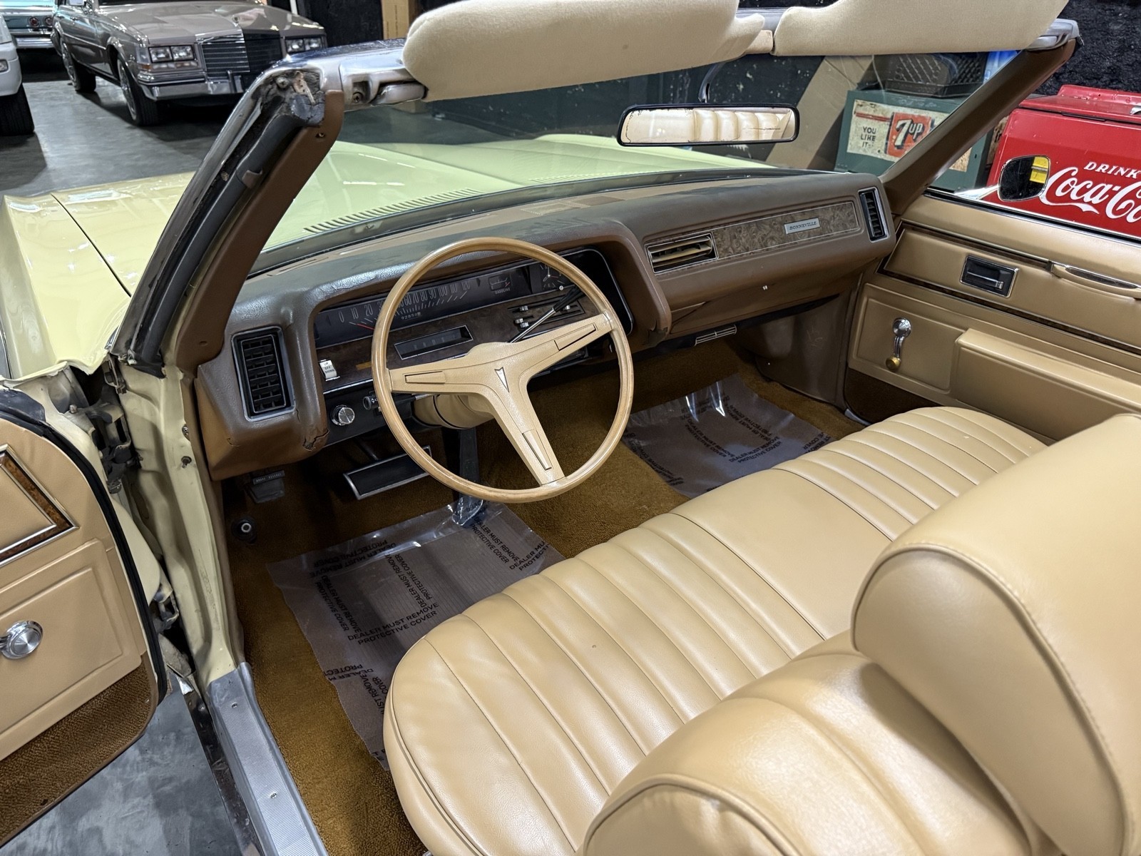 Pontiac-Bonneville-1970-Convertible-33