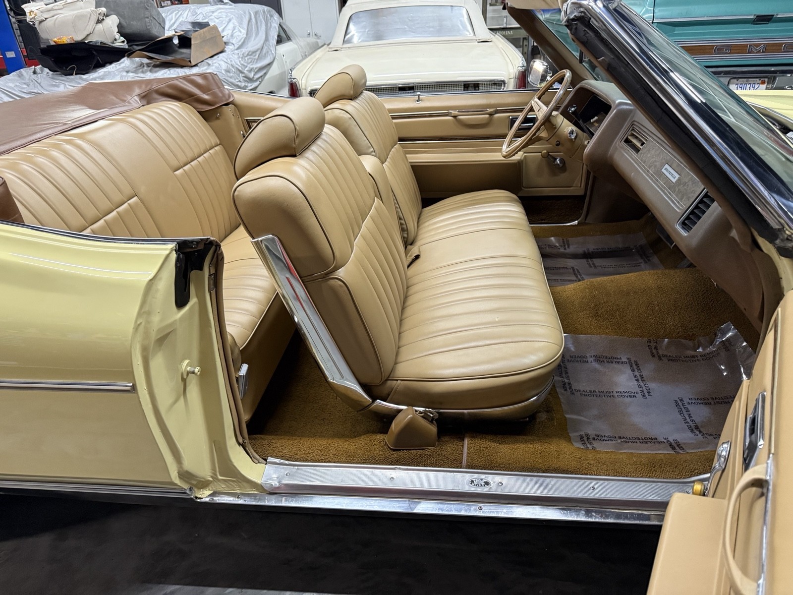 Pontiac-Bonneville-1970-Convertible-35