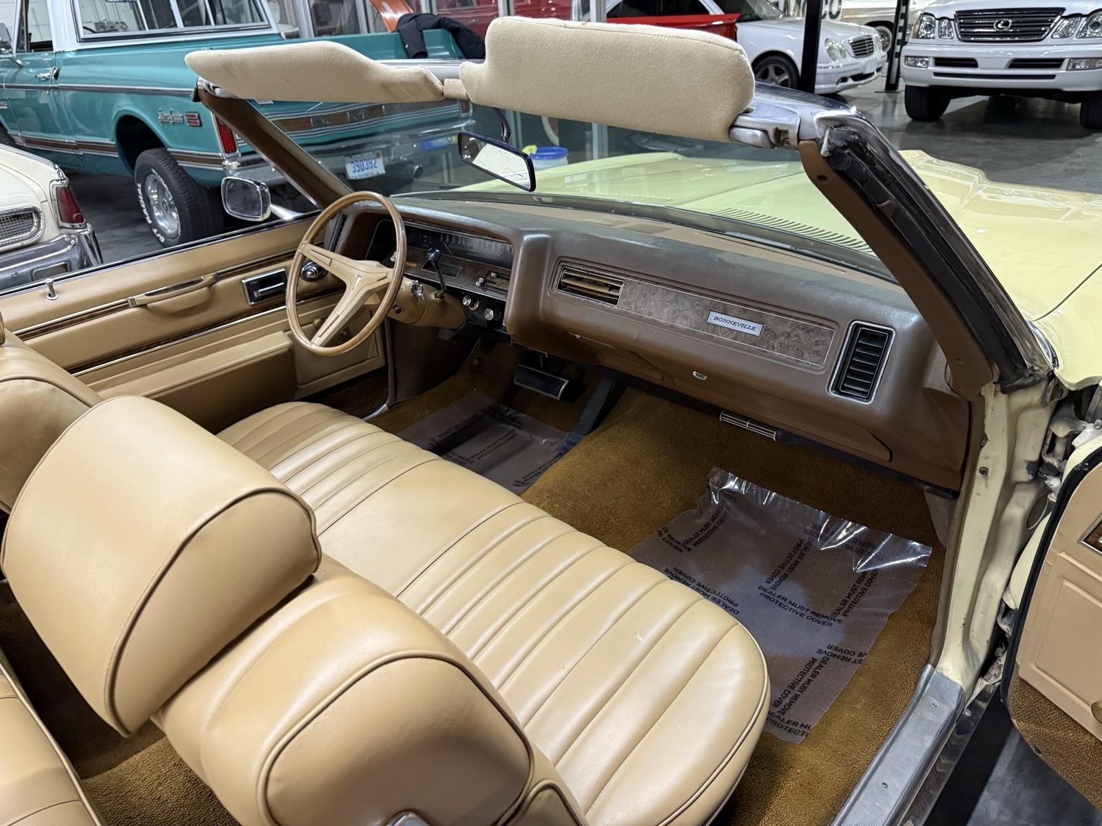 Pontiac-Bonneville-1970-Convertible-38