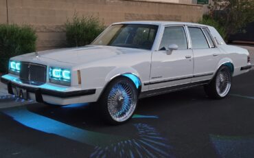 Pontiac-Bonneville-1986-2