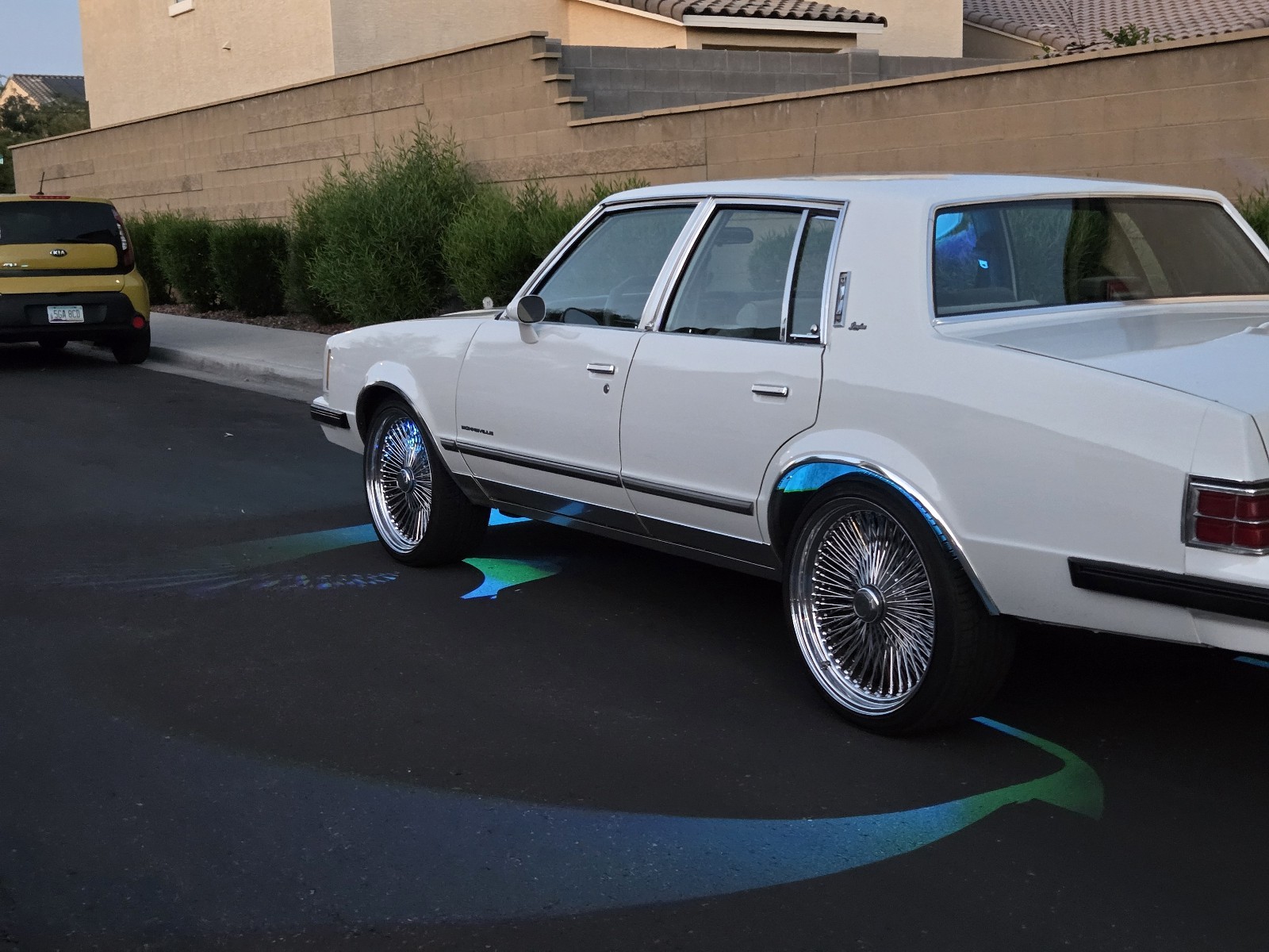 Pontiac-Bonneville-1986-3