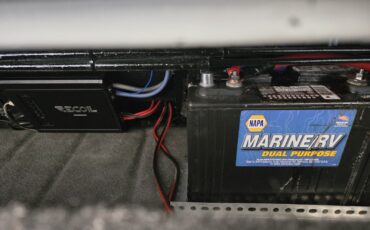 Pontiac-Bonneville-1986-5