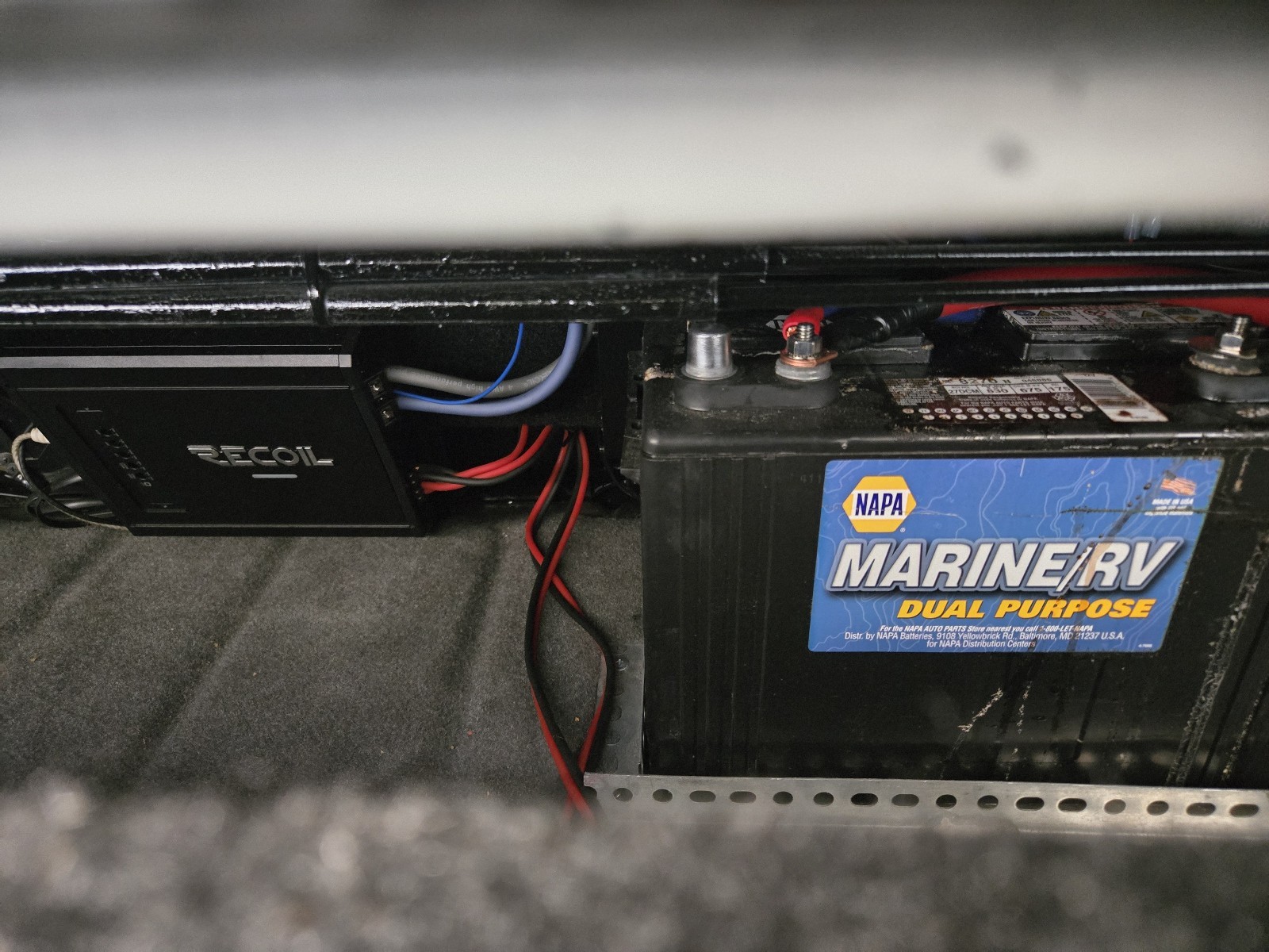 Pontiac-Bonneville-1986-5