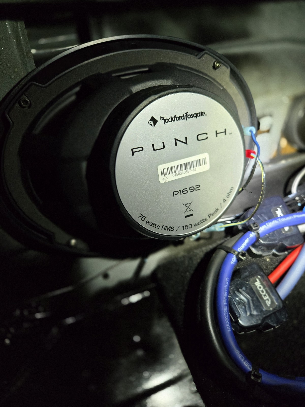 Pontiac-Bonneville-1986-7