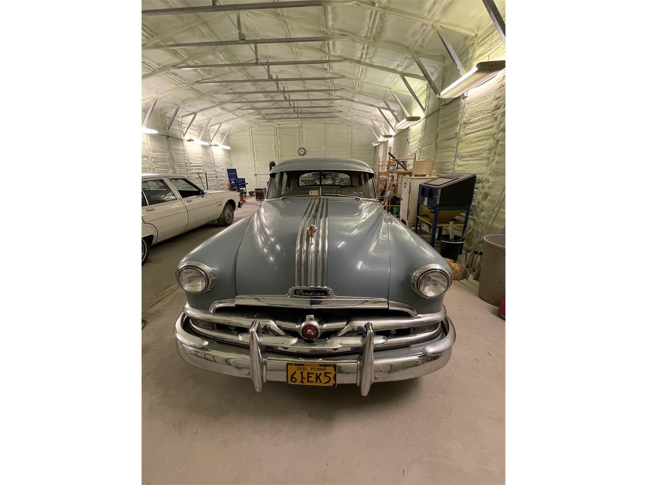 Pontiac-Chieftain-1951-Light-Blue-Gray-2