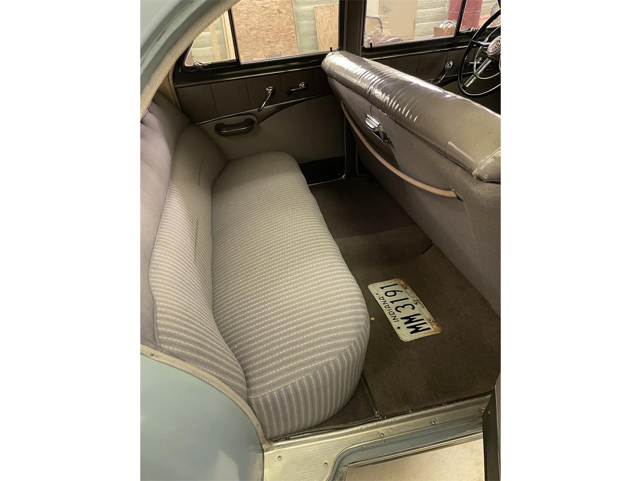 Pontiac-Chieftain-1951-Light-Blue-Gray-25