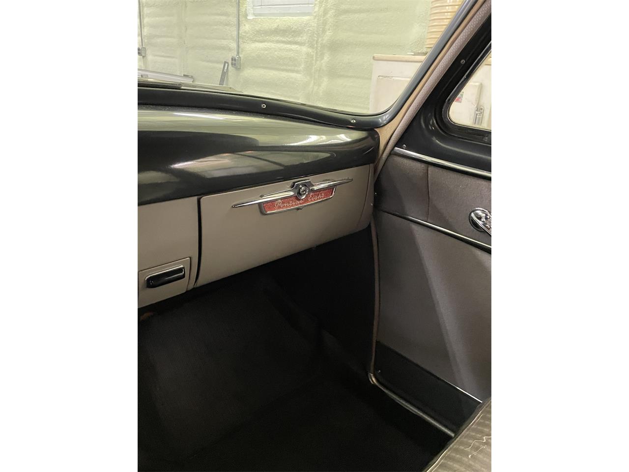 Pontiac-Chieftain-1951-Light-Blue-Gray-41