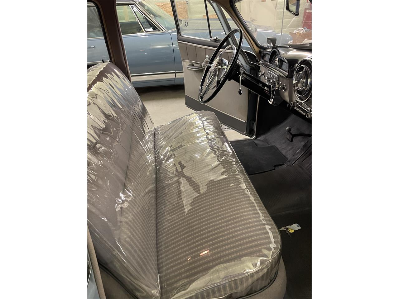 Pontiac-Chieftain-1951-Light-Blue-Gray-54