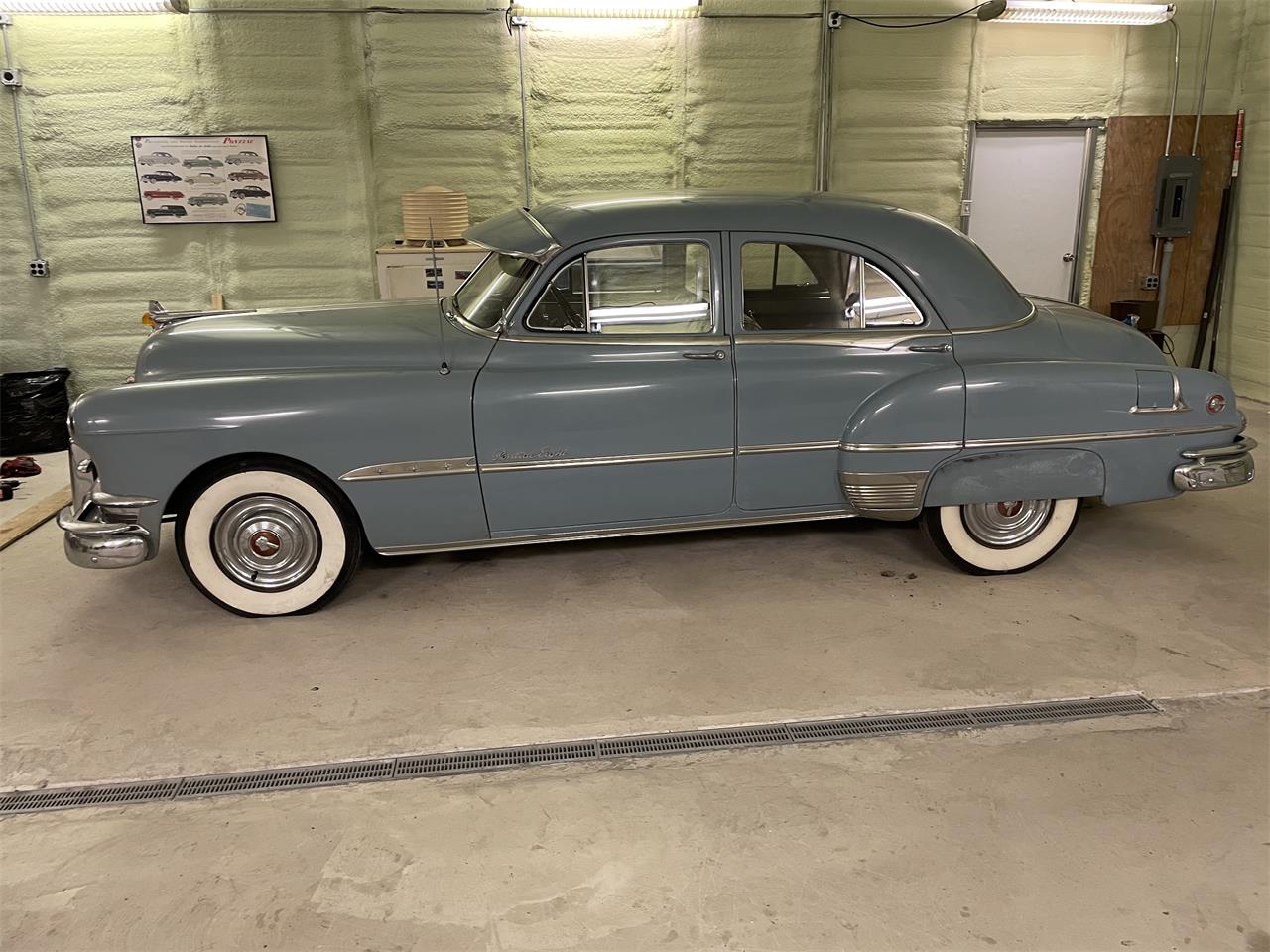 Pontiac-Chieftain-1951-Light-Blue-Gray-60
