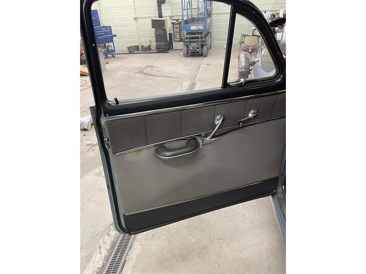 Pontiac-Chieftain-1951-Light-Blue-Gray-61