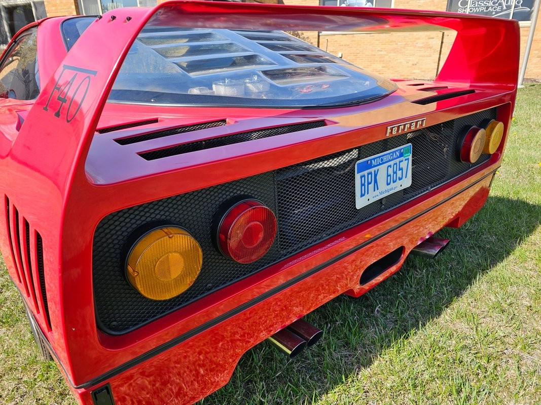 Pontiac-Fiero-1987-Coupe-11