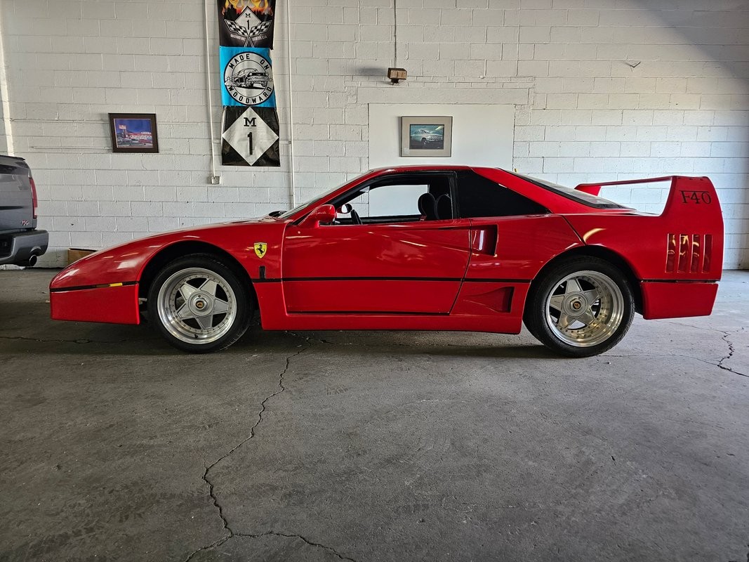Pontiac-Fiero-1987-Coupe-12