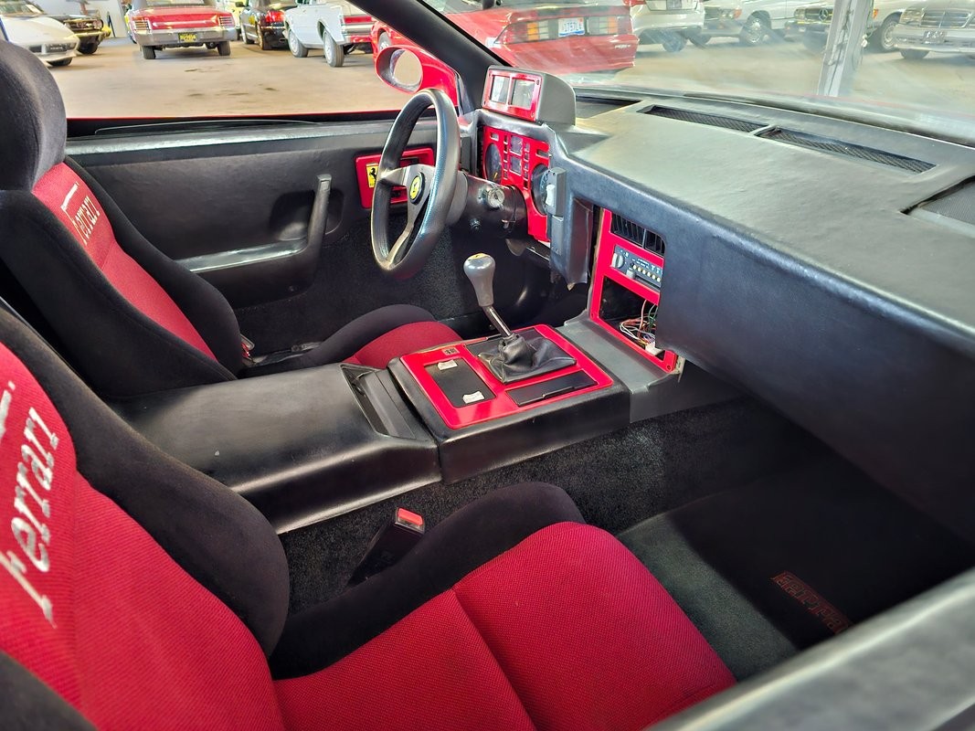 Pontiac-Fiero-1987-Coupe-13