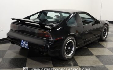Pontiac-Fiero-1988-Coupe-10