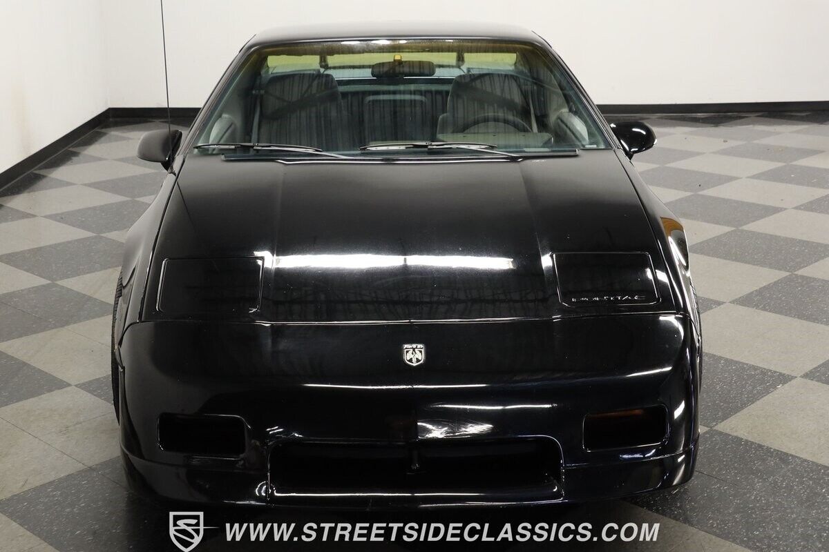 Pontiac-Fiero-1988-Coupe-15