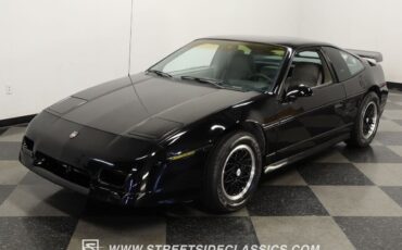 Pontiac-Fiero-1988-Coupe-17