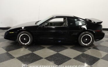 Pontiac-Fiero-1988-Coupe-2