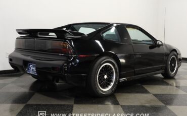 Pontiac-Fiero-1988-Coupe-26