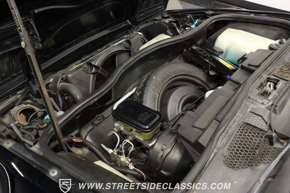 Pontiac-Fiero-1988-Coupe-30