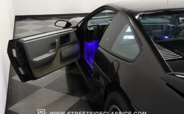 Pontiac-Fiero-1988-Coupe-33