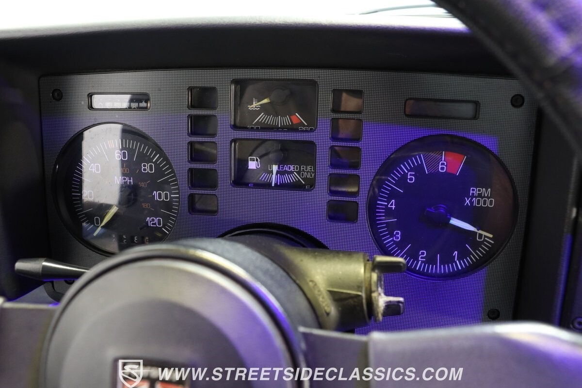 Pontiac-Fiero-1988-Coupe-37