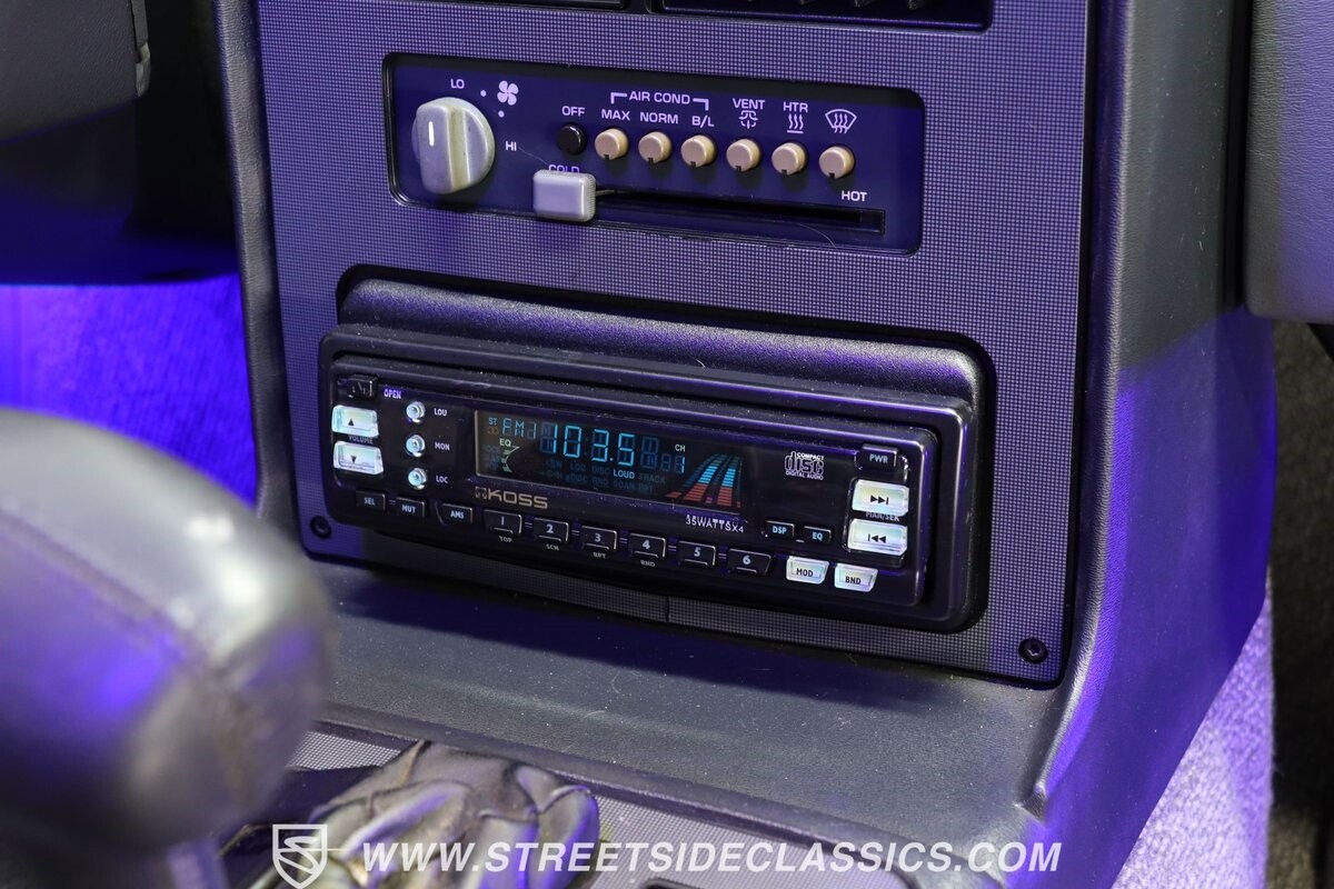 Pontiac-Fiero-1988-Coupe-39