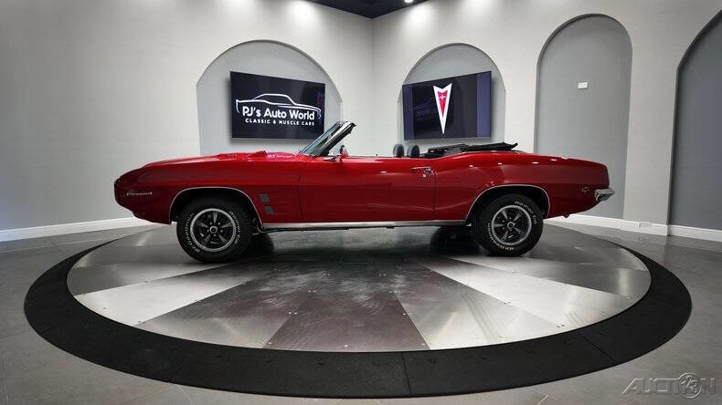 Pontiac-Firebird-1969-1