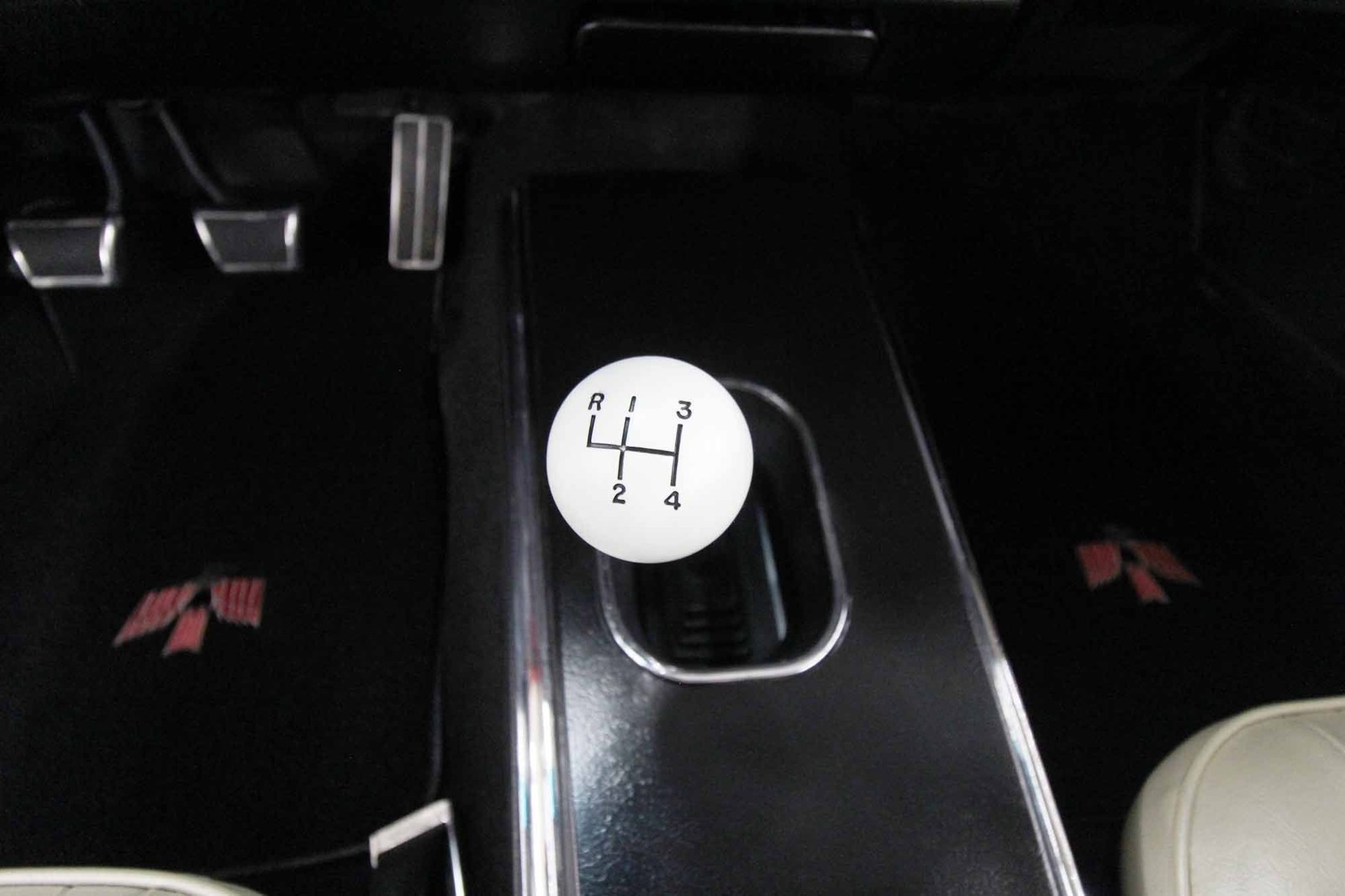 Pontiac-Firebird-1969-33