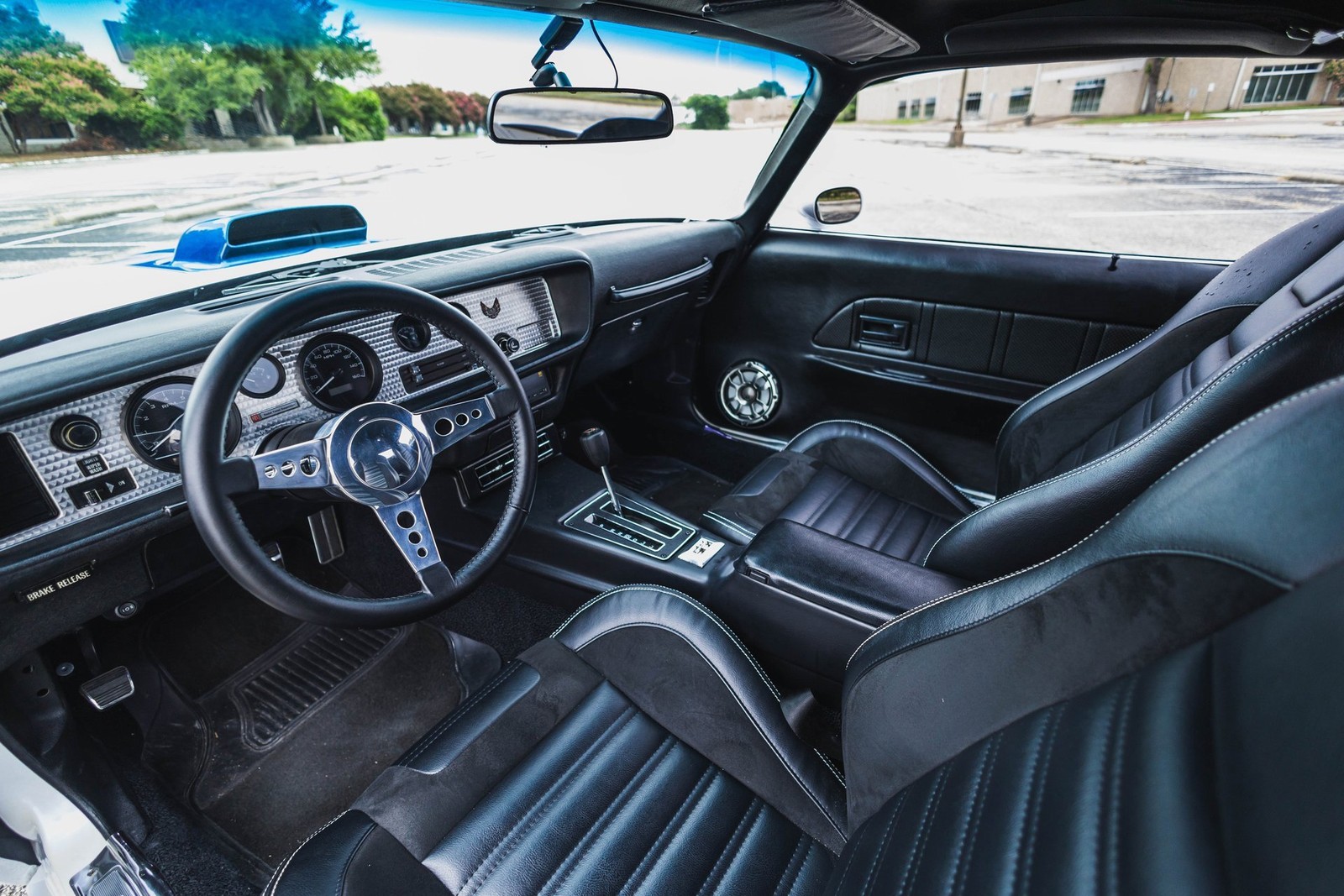 Pontiac-Firebird-1973-2D-Coupe-37