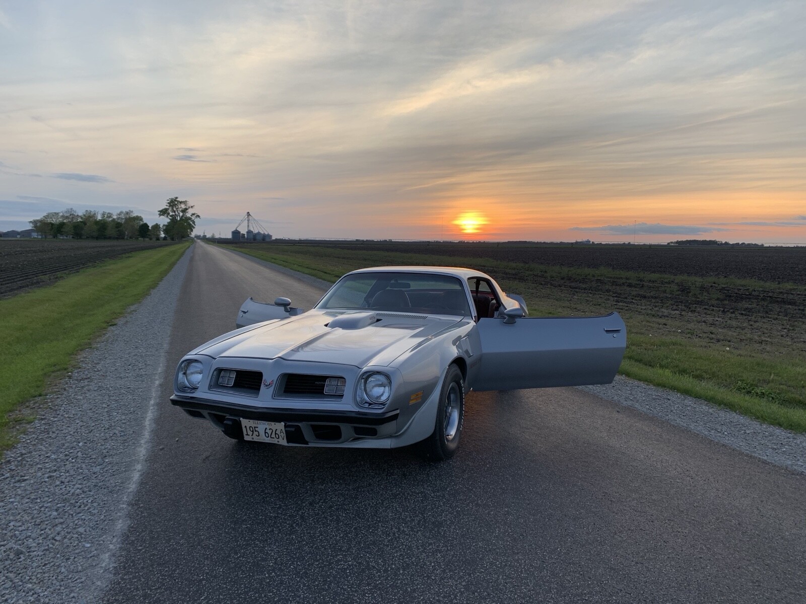 Pontiac-Firebird-1975-Coupe-12