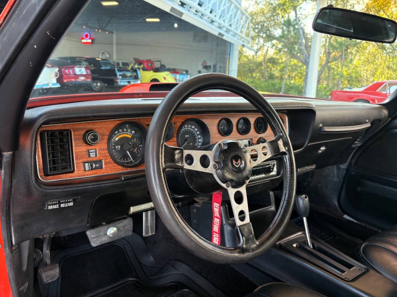 Pontiac-Firebird-1976-Coupe-25